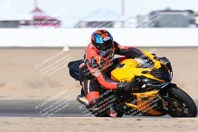 media/Jan-08-2022-SoCal Trackdays (Sat) [[1ec2777125]]/Turn 15 Inside (950am)/